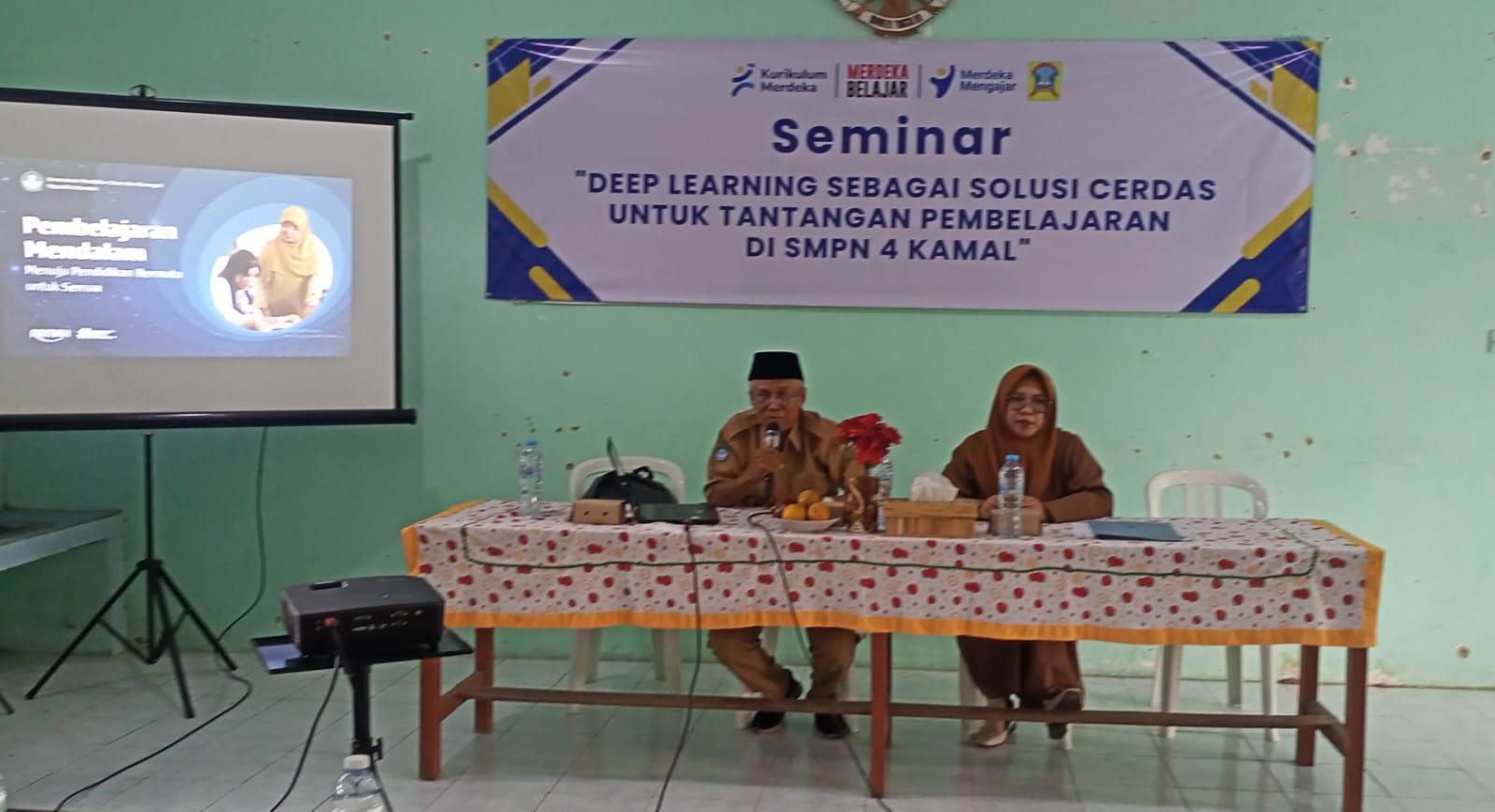 Deep Learning Sebagai Solusi Cerdas Untuk Tantangan Pembelajaran di SMPN 4 Kamal